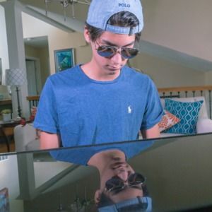 Meet your Posher, Enrique